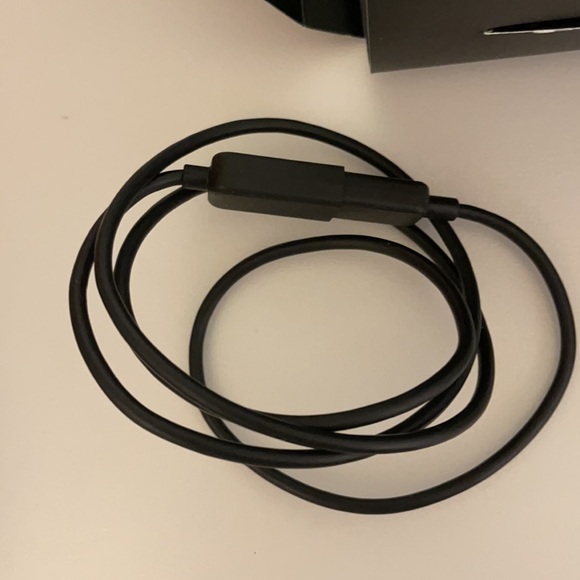 Limited Edition Rose Gold Nike Fuel Band - Picture 9 of 11